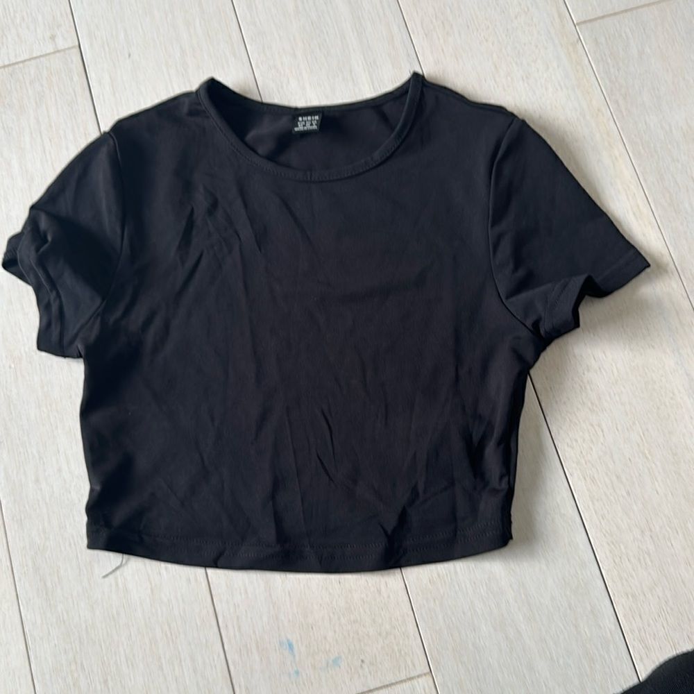 Black SHEIN Cropped Top Tshirt NWOT